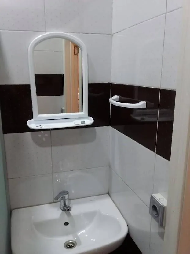 Live-Inn Central Studios In Modern Condo With Elevator, Garden & Airport Shuttle Baku